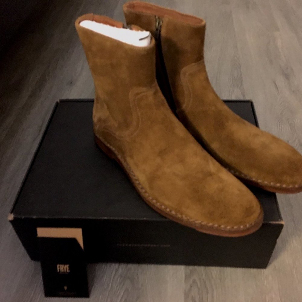FRYE CHELSEA BOOTS - NEW - SIZE 11 - RARE - Picture 4 of 7